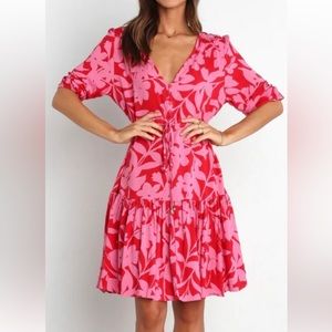 Petal and pup Despina mini dress. Never worn. NWT. SIZE M